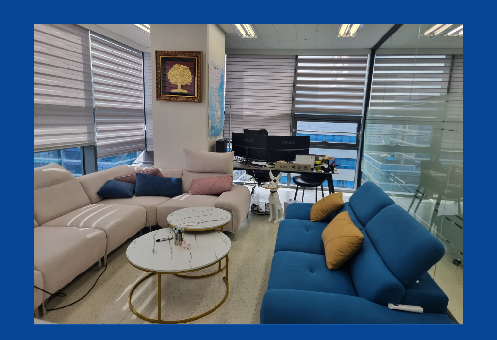 빨간색과 검정색 심플하고 강렬한 주간 비즈니스 트렌드 뉴스 이슈 해시태그 키워드 정보 인스타그램 카드뉴스 (2).png